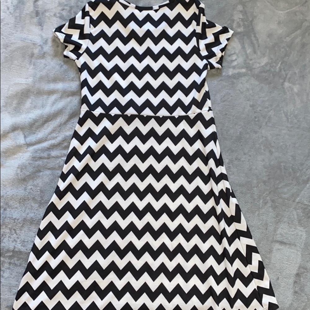 Chevron Dress - Picture 2 of 4